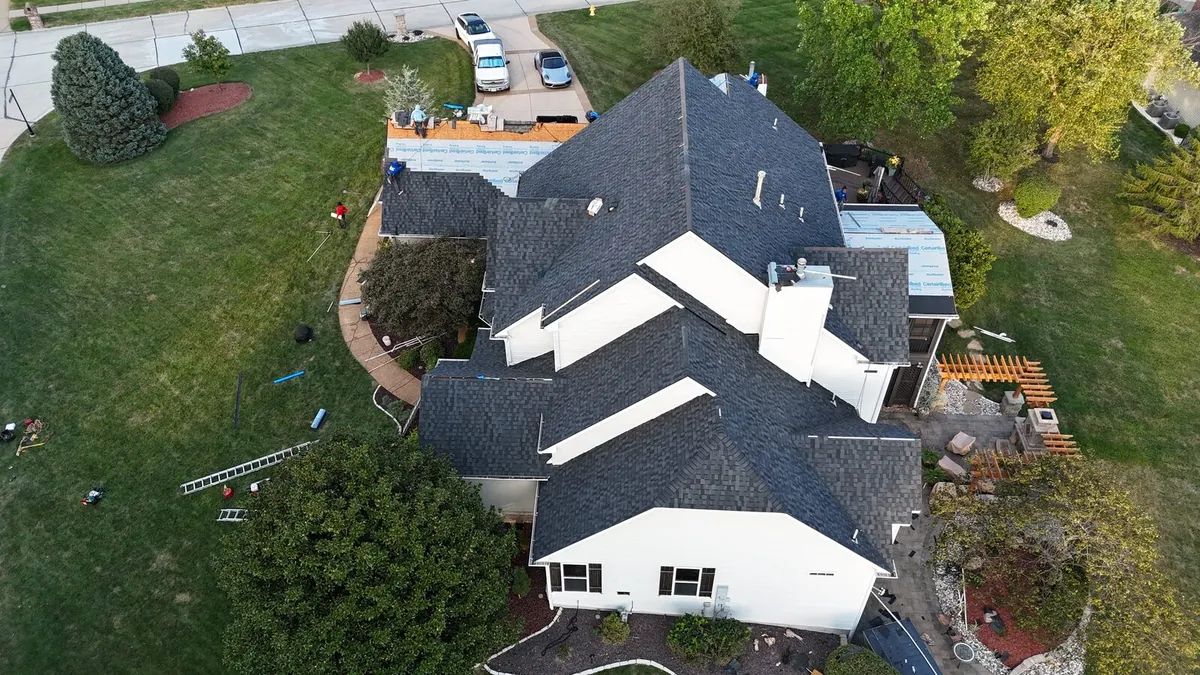 KPro crew replacing a roof on a large St. Louis home